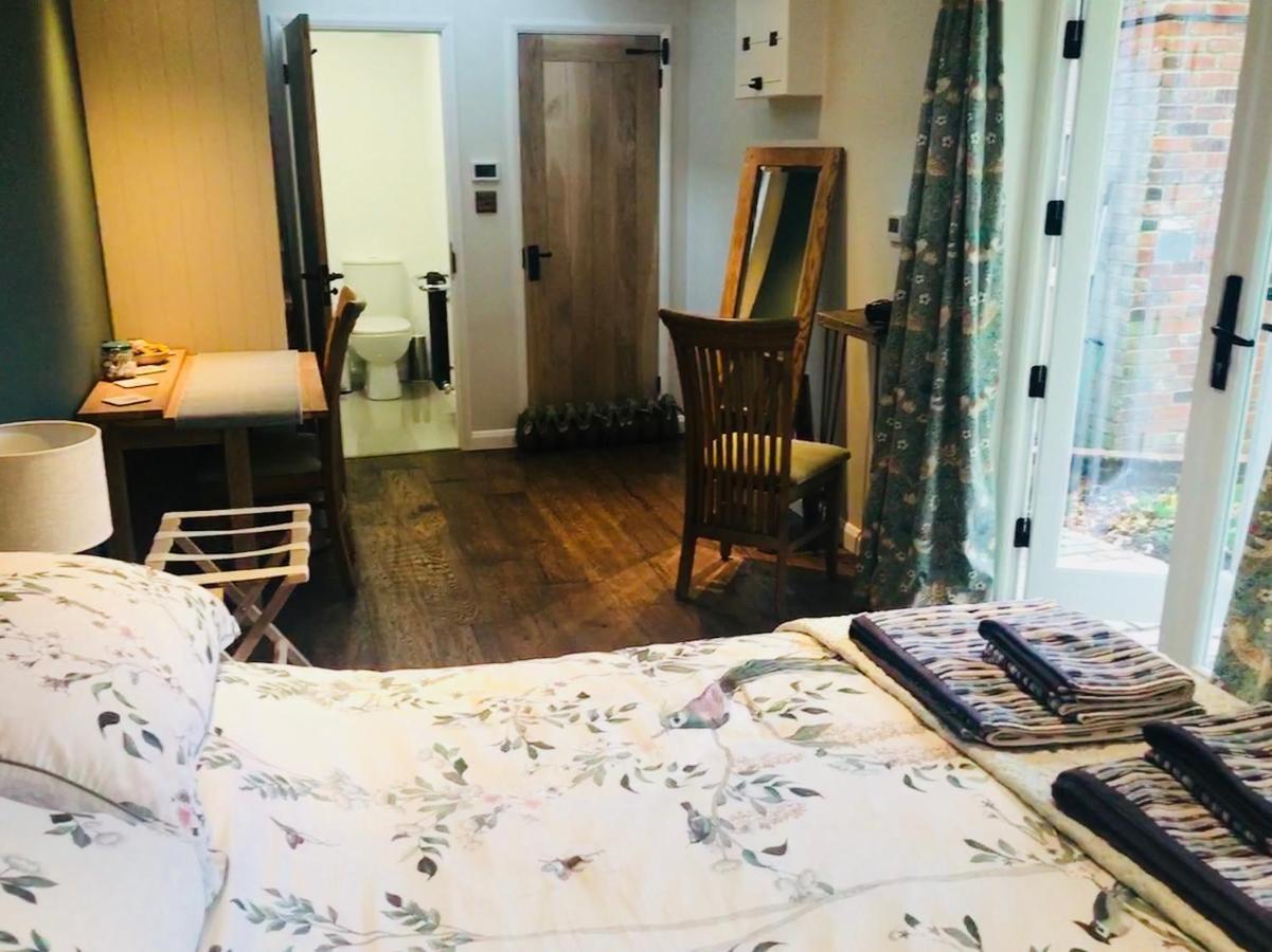 Little Dunmow Corner House Luxury Bnb المظهر الخارجي الصورة