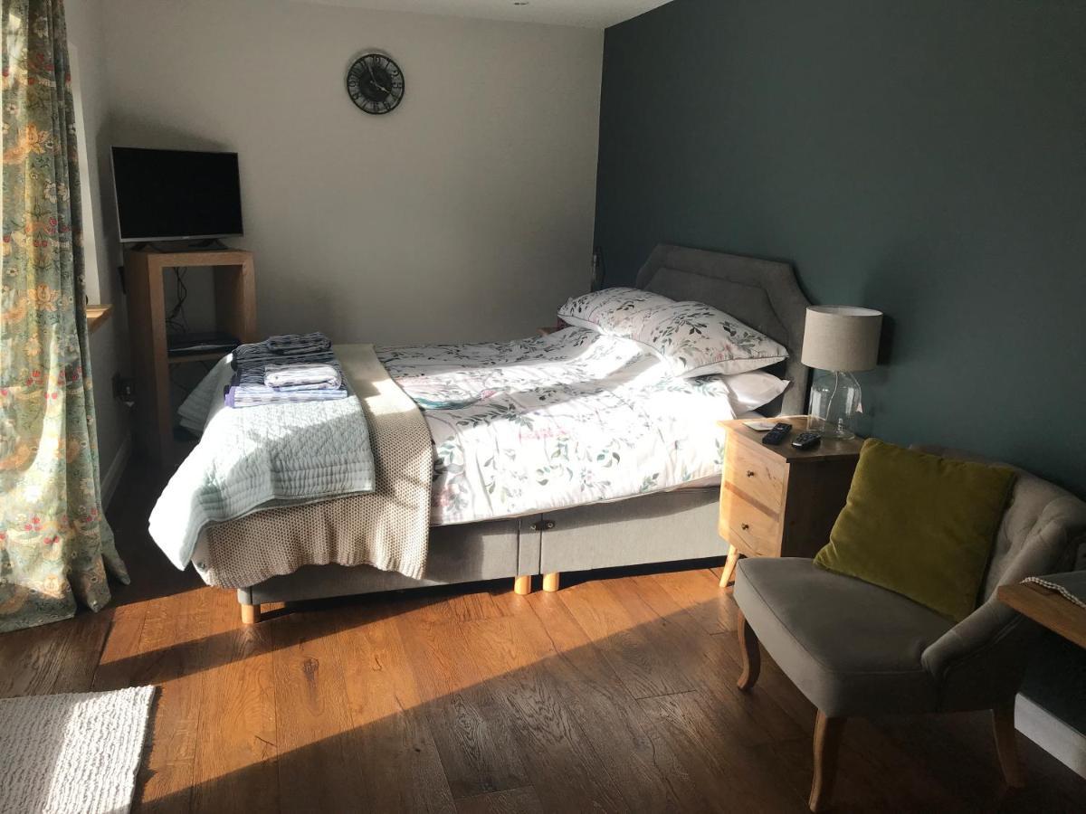 Little Dunmow Corner House Luxury Bnb المظهر الخارجي الصورة