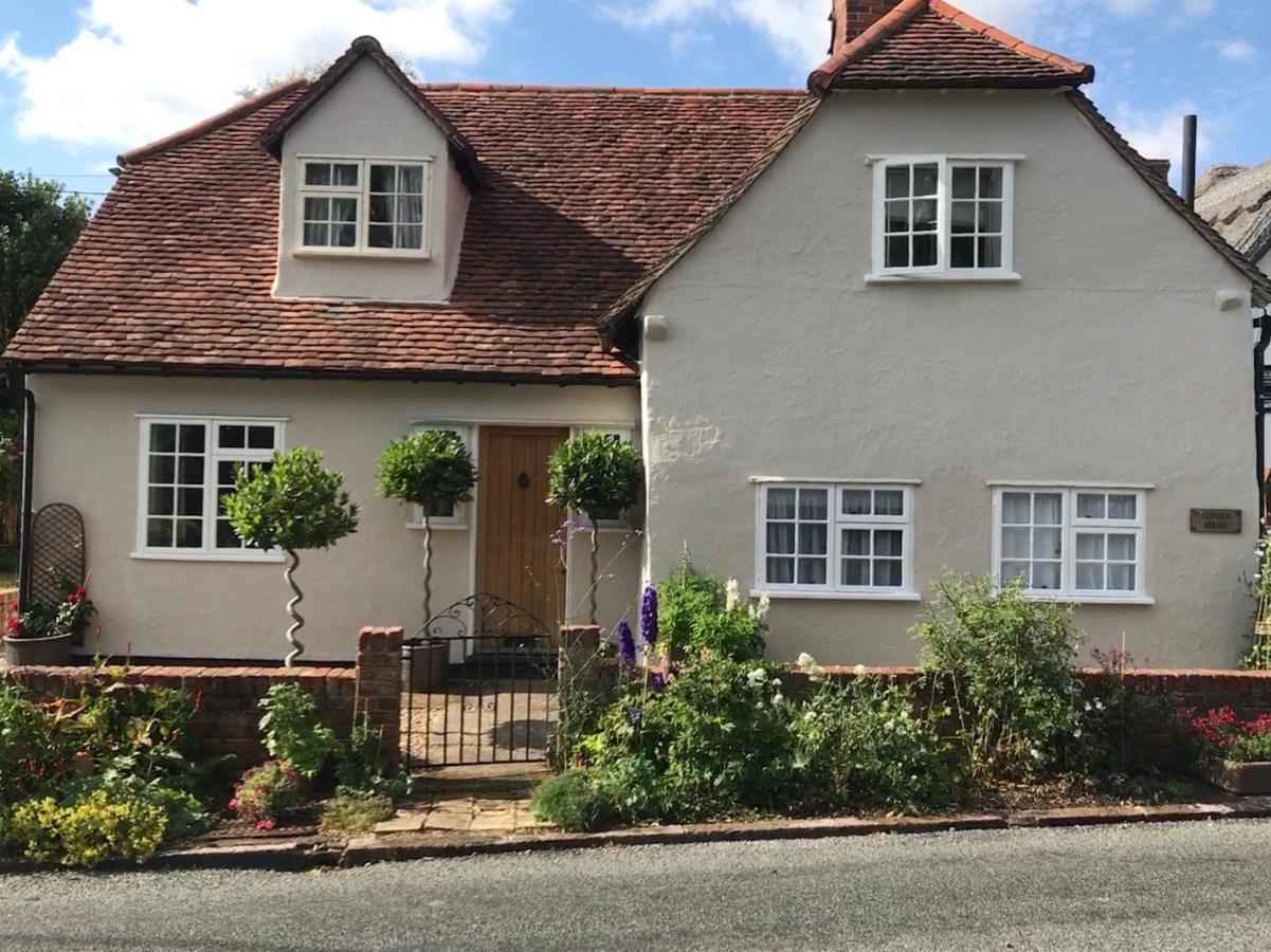 Little Dunmow Corner House Luxury Bnb المظهر الخارجي الصورة