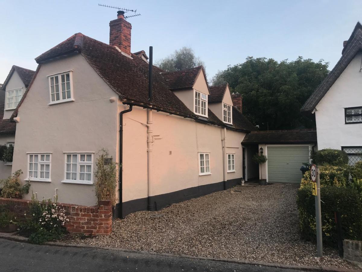 Little Dunmow Corner House Luxury Bnb المظهر الخارجي الصورة