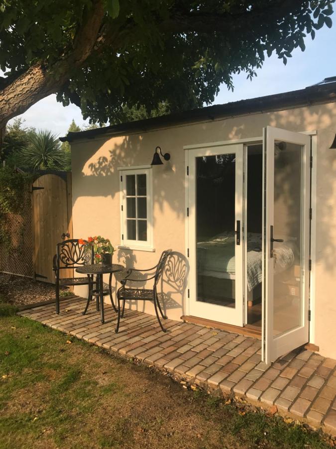 Little Dunmow Corner House Luxury Bnb المظهر الخارجي الصورة