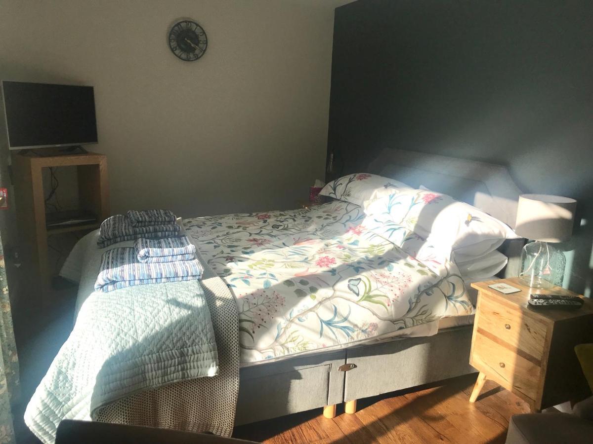 Little Dunmow Corner House Luxury Bnb المظهر الخارجي الصورة