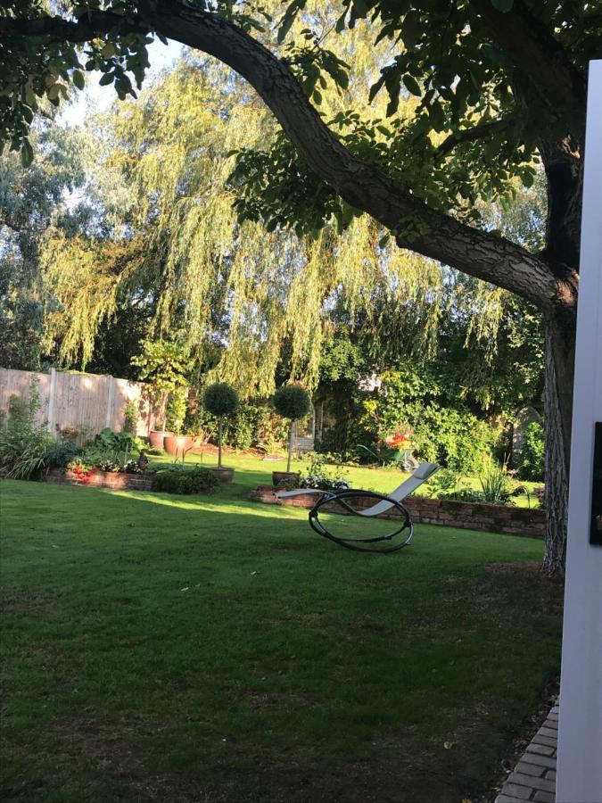 Little Dunmow Corner House Luxury Bnb المظهر الخارجي الصورة