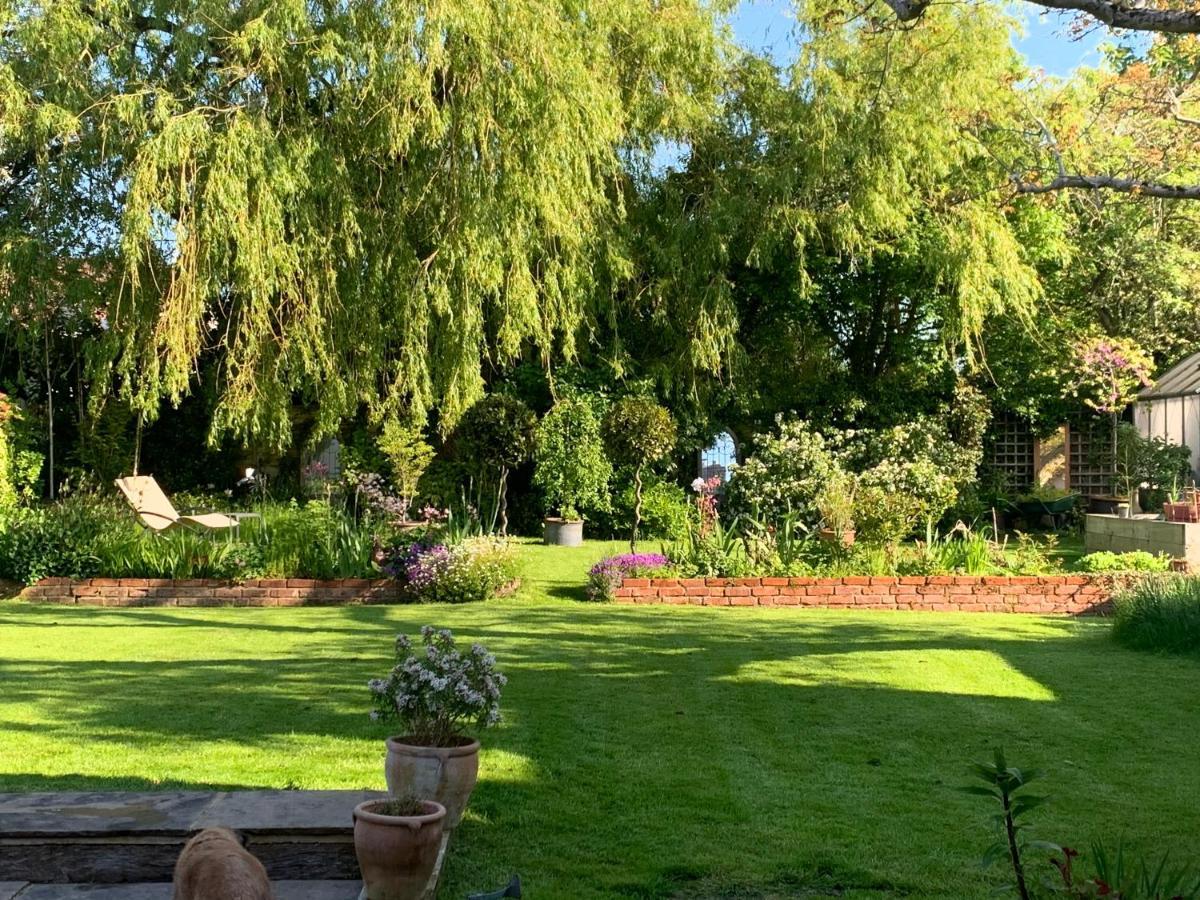 Little Dunmow Corner House Luxury Bnb المظهر الخارجي الصورة