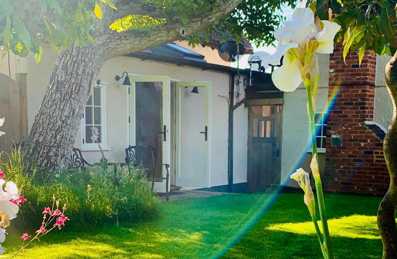 Little Dunmow Corner House Luxury Bnb المظهر الخارجي الصورة