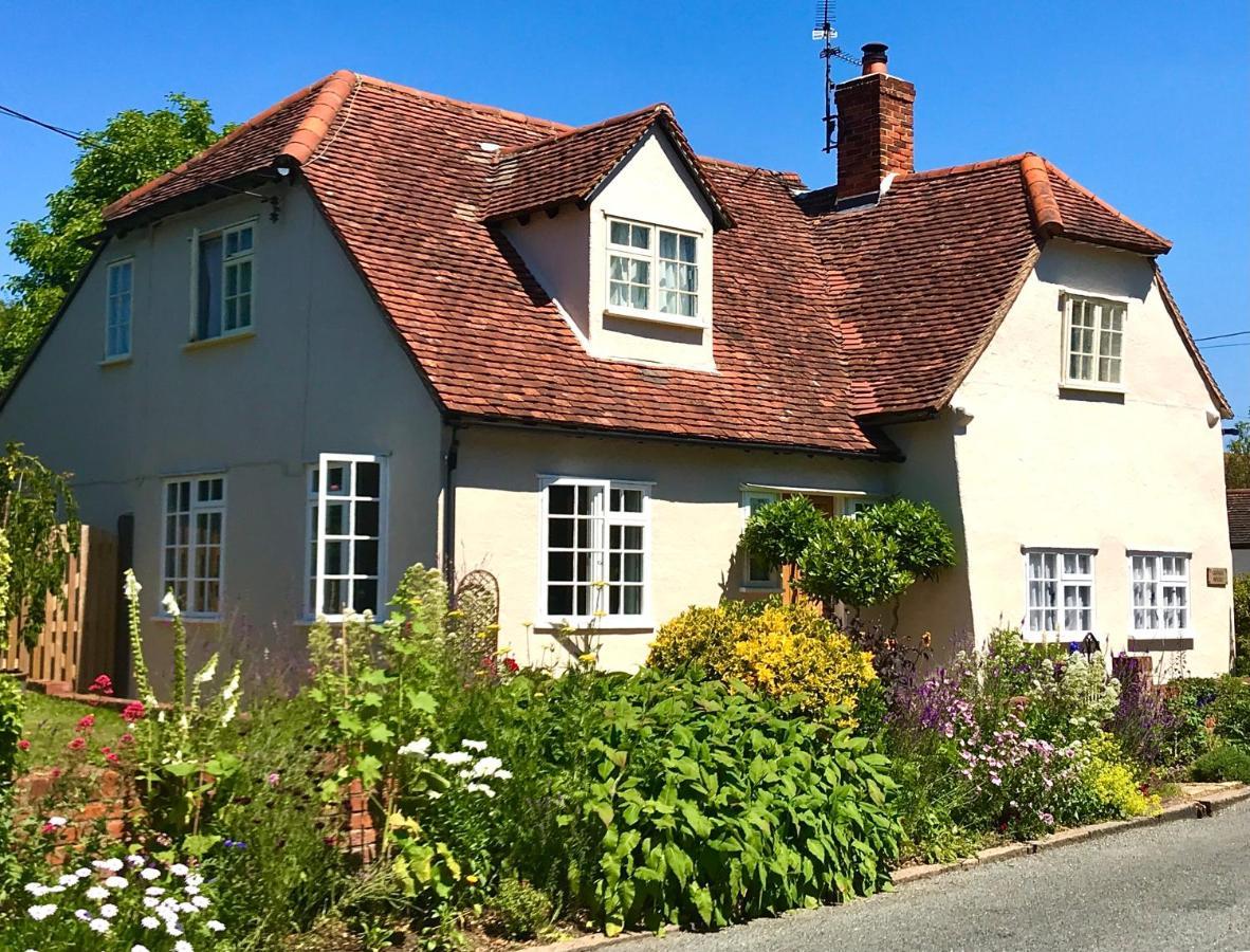 Little Dunmow Corner House Luxury Bnb المظهر الخارجي الصورة